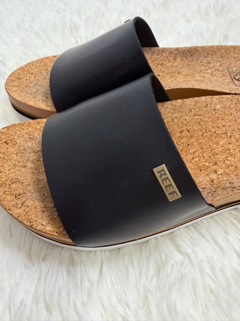 Reef | Women's 7 Cushion Scout Hi Black Faux Leather Wedge Sandals Slides Shoes - Picture 5 of 8